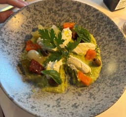 Ricotta, pesto di pomodori secchi, olive taggiasche, pipèto, giardiniera