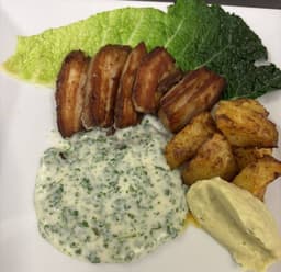 Stegt flaesk med persillesovs (L)