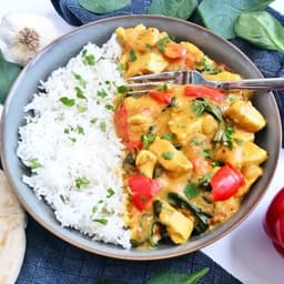 Curry thai con pollo e gamberi