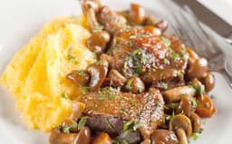 Coscetta d'anatra con funghi porcini e polenta 