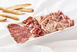 Culaccia di CoRniglio (PR), pancetta stufata, salame di Credera, coppa piacentina