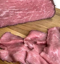 Bresaola zero, bufaline, rucola, salsa di tonno