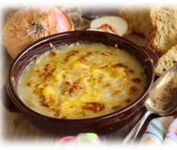 Zuppa di cipolle gratinata (G,L)